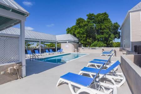 New Casa Caribe By Brightwild- Two-Story Condo Rooftop Pool คีย์เวสต์ ภายนอก รูปภาพ